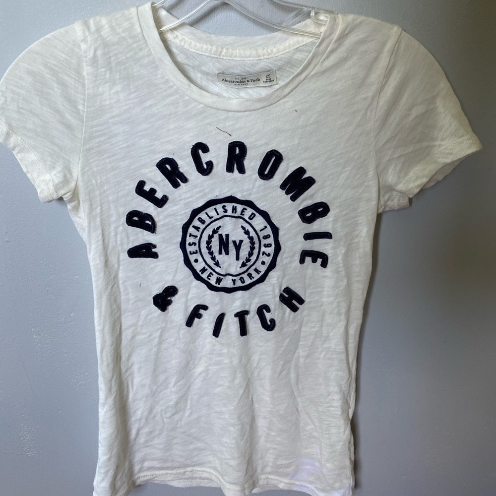 White Abercrombie and Fitch t- shirt